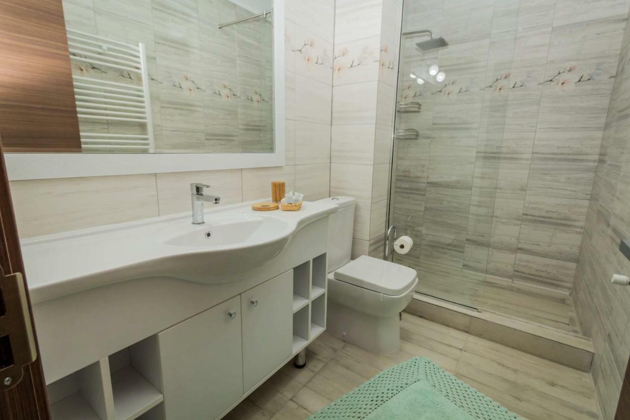 Viilalac Hotel Venus Bagian luar foto